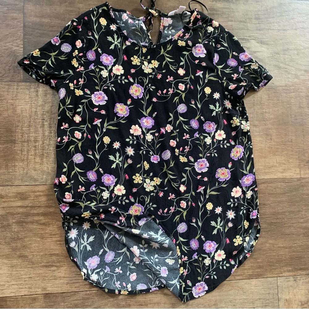 LC Lauren Conrad floral top round hem key hole back - Picture 8 of 10